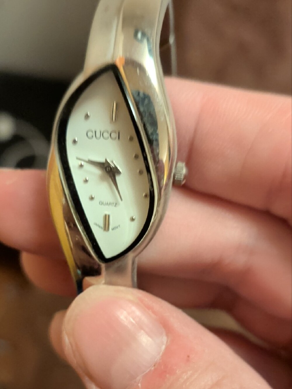 Gucci Silver-Tone Ladies Bracelet Watch with White Dial - Picture 2 of 3